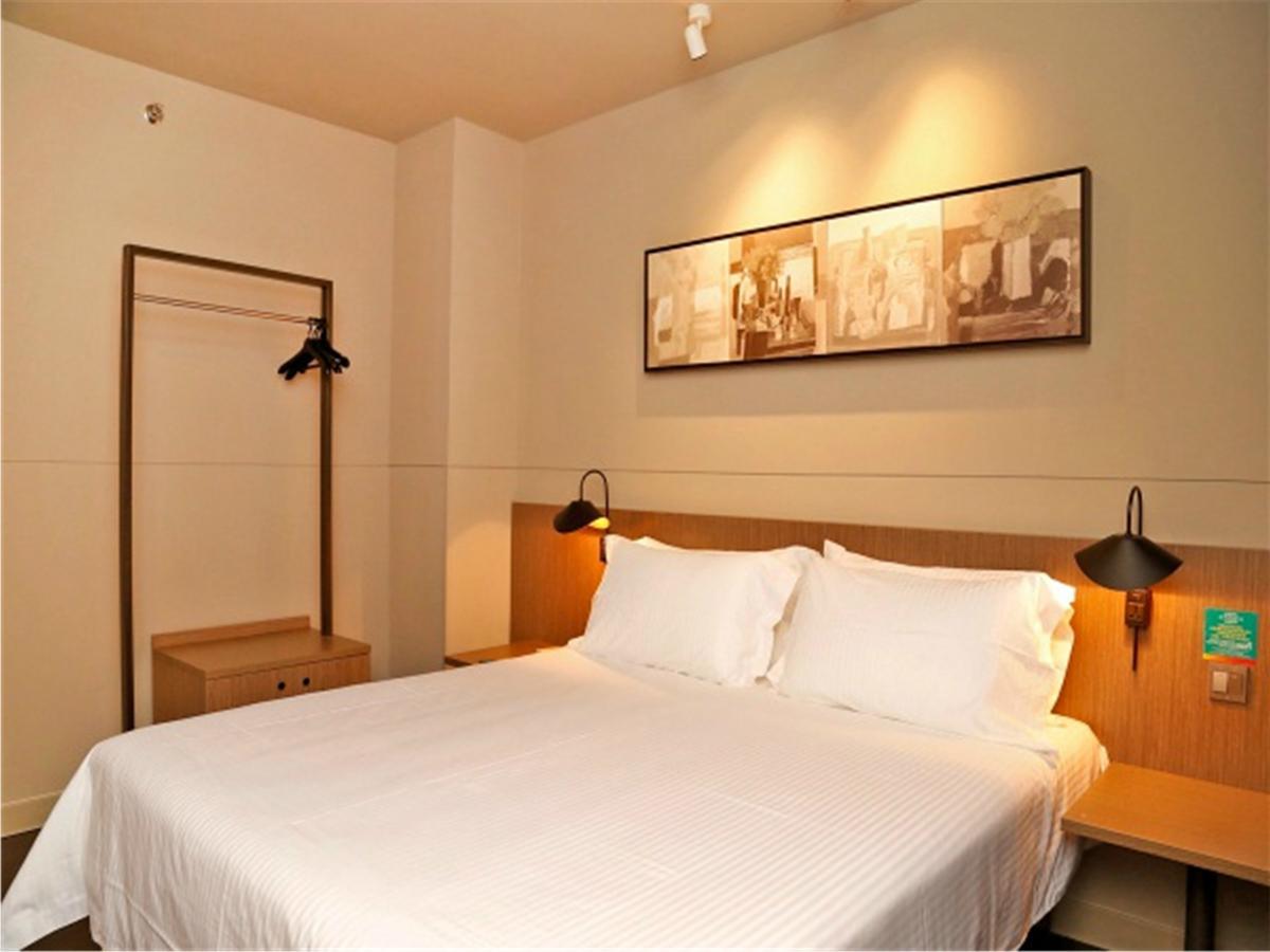 Jinjiang Inn Selected Shenzhen Huanggang Port Huangcheng Plaza Exterior foto